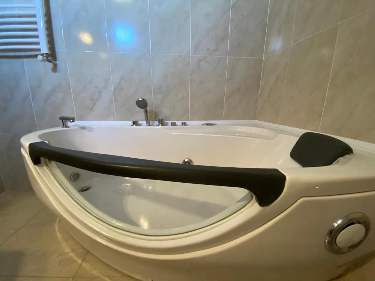 Hotel Aragvi Mtsʼkhetʼa Екстериор снимка